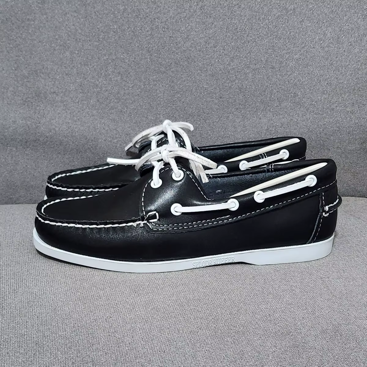 Mode en cuir véritable bateau chaussures hommes chaussures décontractées marque de luxe cousu à la m