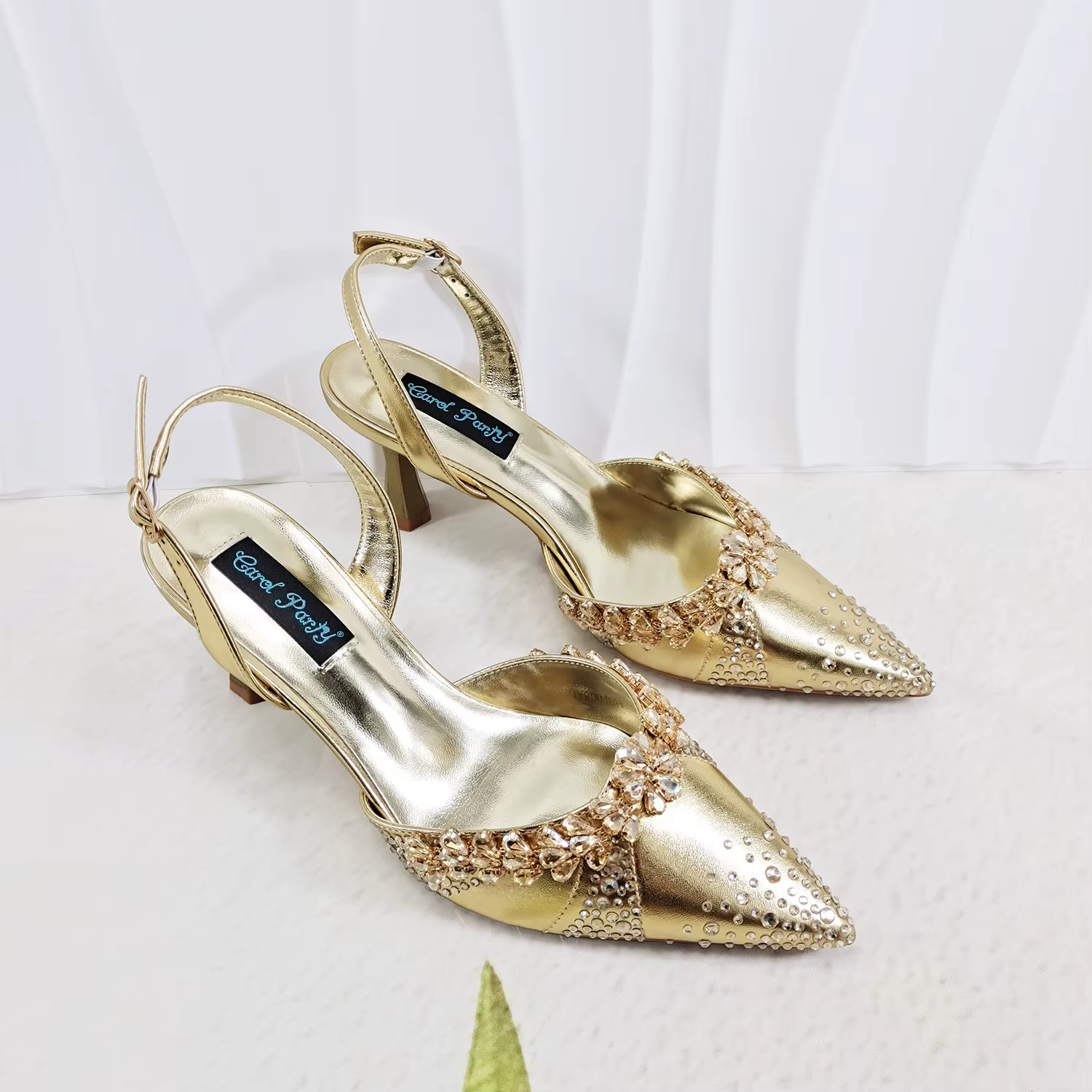 Chaussures à talons hauts italiennes à enfiler et sac tridimensionnel assorti, chaussures pointues p