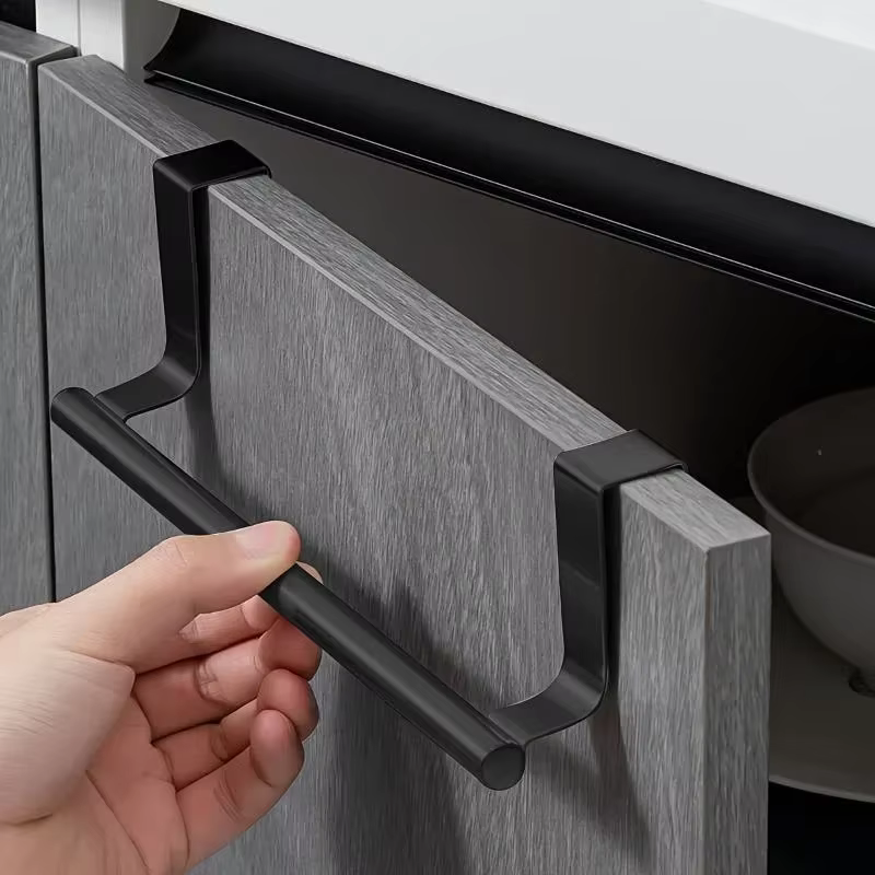 Porte-serviettes sur armoire