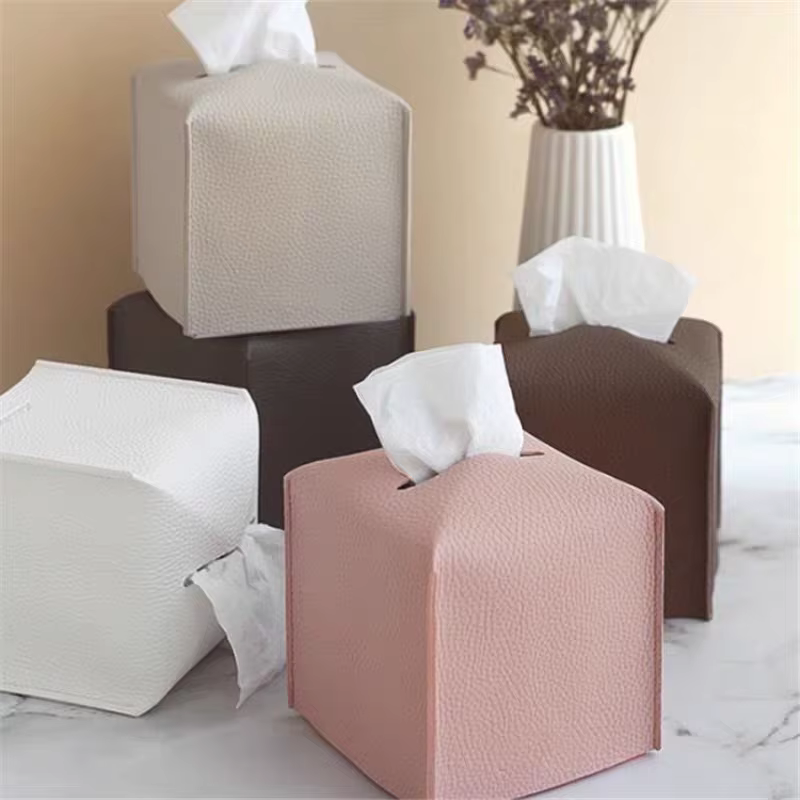 Boîte à mouchoirs tissée en damier