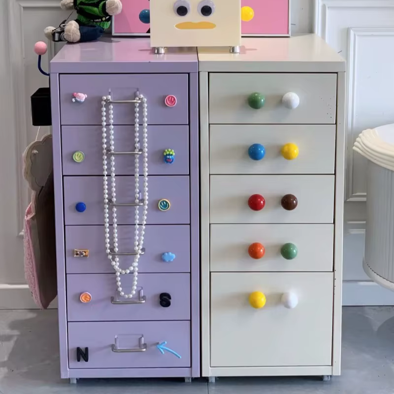 Armoire à tiroirs en fer