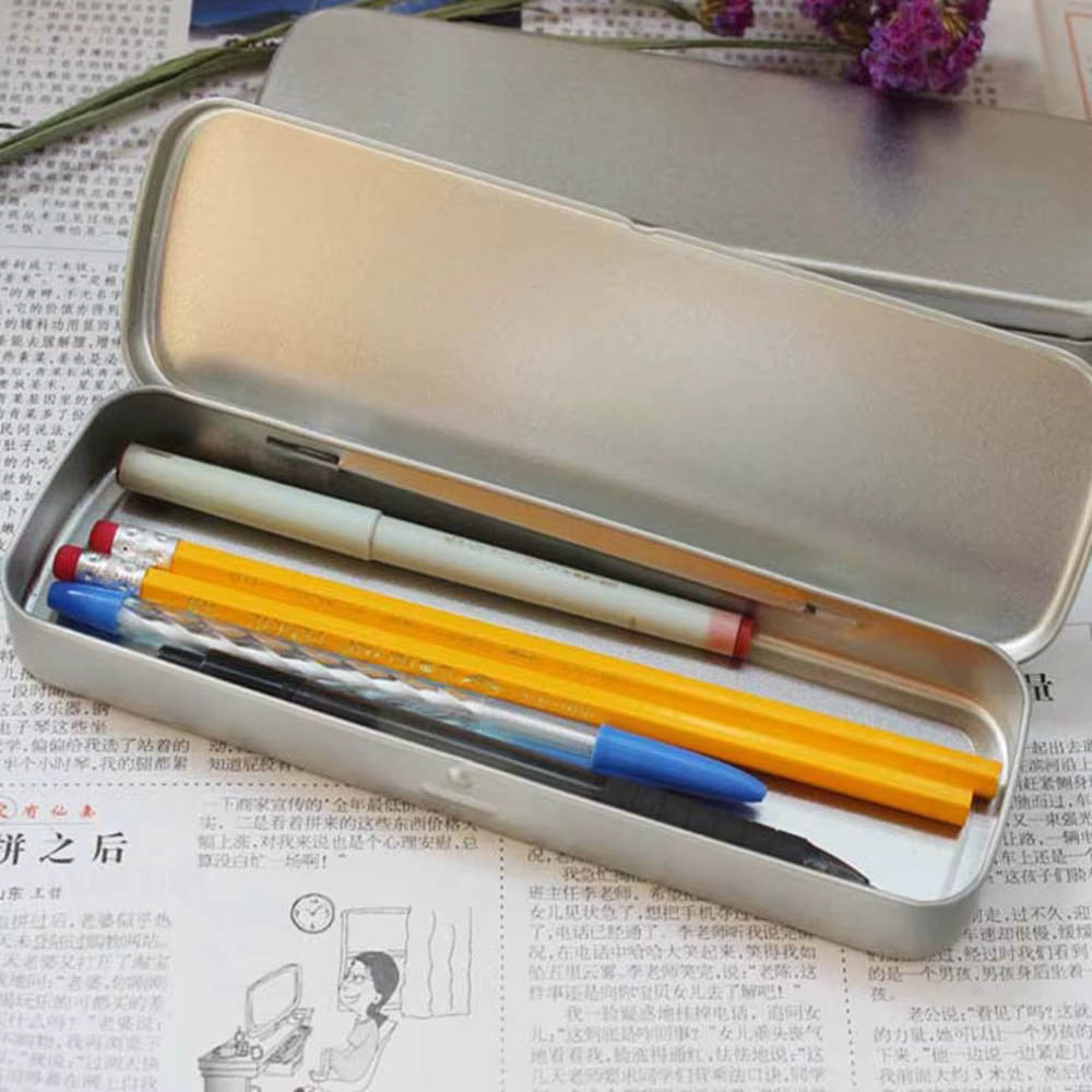 Boîte à stylos en métal