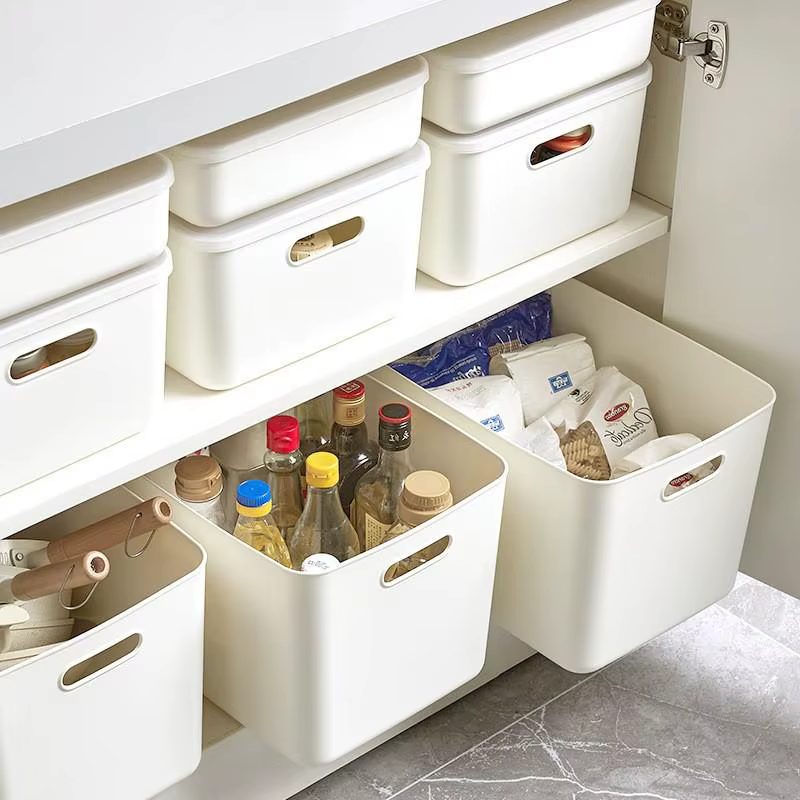 Boîte de rangement en plastique de couleur unie